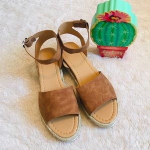 🌵 Espadrille Platform Sandals 🌵